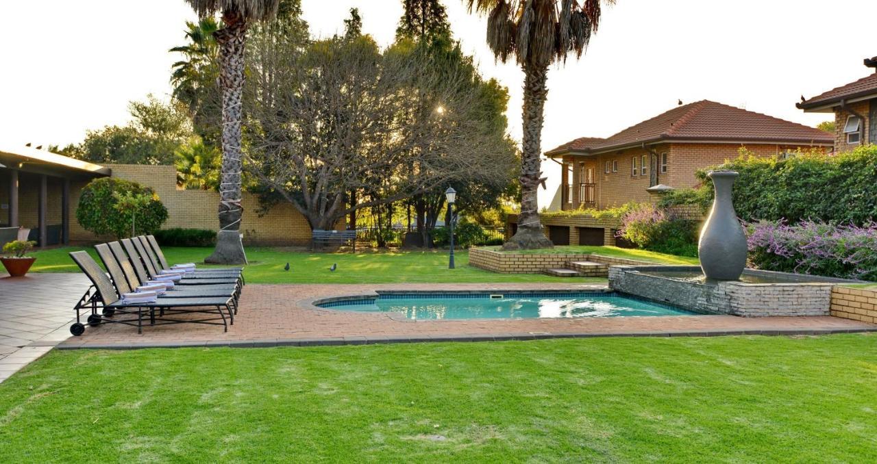 Anew Hotel Witbank Emalahleni Exterior foto